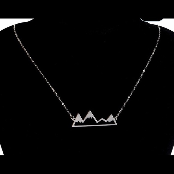 Mountain necklace in silver brand new - Picture 3 of 5
